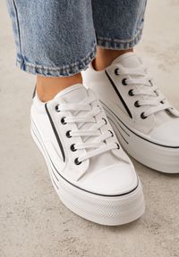 Born2be - Biało-Czarne Klasyczne Trampki na Grubej Podeszwie Araenes. Kolor: biały. Materiał: jeans. Szerokość cholewki: normalna. Wzór: gładki. Styl: klasyczny #3