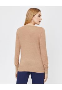 FAY - Beżowy sweter z wełny. Kolor: beżowy. Materiał: wełna. Długość rękawa: długi rękaw. Długość: długie. Wzór: aplikacja. Styl: klasyczny #2
