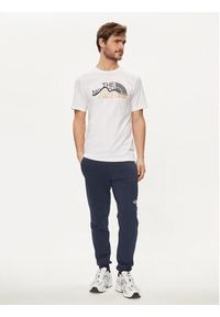 The North Face T-Shirt Mountain Line NF0A87NT Biały Regular Fit. Kolor: biały. Materiał: bawełna #4