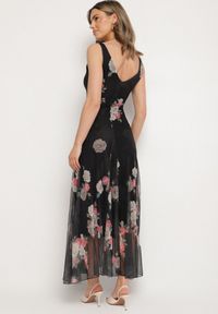 Born2be - Czarna Siateczkowa Sukienka z Kwiatowym Motywem Milanessa. Okazja: na co dzień. Kolor: czarny. Materiał: jeans. Wzór: kwiaty. Typ sukienki: proste. Styl: elegancki, casual