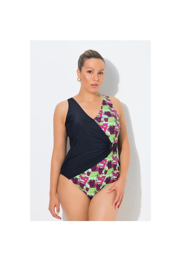 ULLA POPKEN - Damskie Strój kąpielowy efekt kopertowy miękkie miseczki ozdobna sprzączka. Kolekcja: plus size. Kolor: czarny. Materiał: poliester, elastan, poliamid, materiał