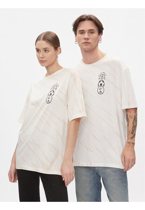 Reebok T-Shirt Classics Block Party T-Shirt HT8182 Biały. Kolor: biały. Materiał: bawełna