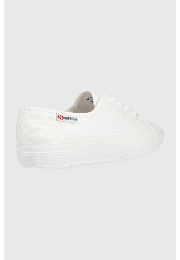 Superga tenisówki damskie kolor biały. Nosek buta: okrągły. Zapięcie: sznurówki. Kolor: biały