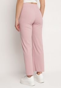 Born2be - Różowe Prążkowane Spodnie Szerokie z Gumką w Pasie Drasia. Kolor: różowy. Materiał: prążkowany #2