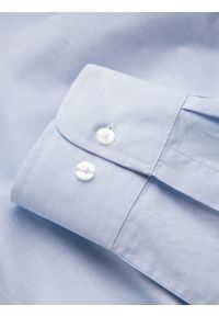 Ombre Clothing - Bawełniana klasyczna koszula REGULAR - błękitna V1 OM-SHOS-0154 - XXL. Typ kołnierza: kołnierzyk klasyczny. Kolor: niebieski. Materiał: bawełna. Długość rękawa: długi rękaw. Długość: długie. Styl: klasyczny #2