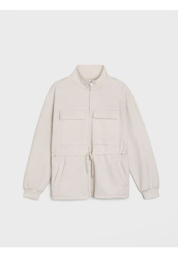 Sinsay - Rozpinana bluza ze stójką z dodatkiem wiskozy "soft touch" - kremowy. Typ kołnierza: kołnierzyk stójkowy. Kolor: kremowy. Materiał: wiskoza