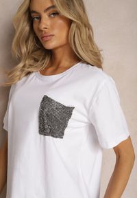 Renee - Biały T-shirt z Naszytą Kieszonką z Cyrkoniami Relimasa. Kolor: biały. Materiał: jeans. Wzór: aplikacja. Styl: klasyczny #5