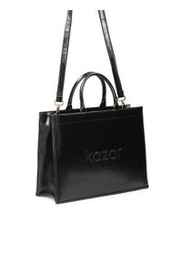 Kazar - Czarna skórzana torebka typu tote bag. Kolor: czarny. Wzór: aplikacja. Sezon: lato. Materiał: skórzane. Styl: elegancki, biznesowy #7