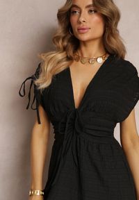 Renee - Czarna Sukienka Rozkloszowana z Trójkątnym Dekoltem Thamefa. Kolor: czarny #3