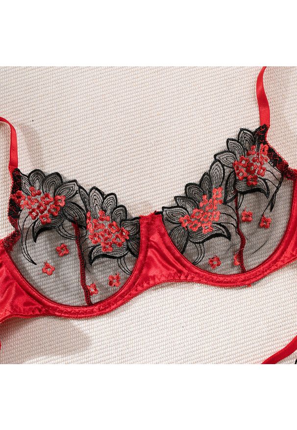 Intica - Komplet bielizny z haftem kwiatowym na romantyczne okazje Mounah. Kolor: wielokolorowy. Materiał: materiał. Wzór: haft, kwiaty