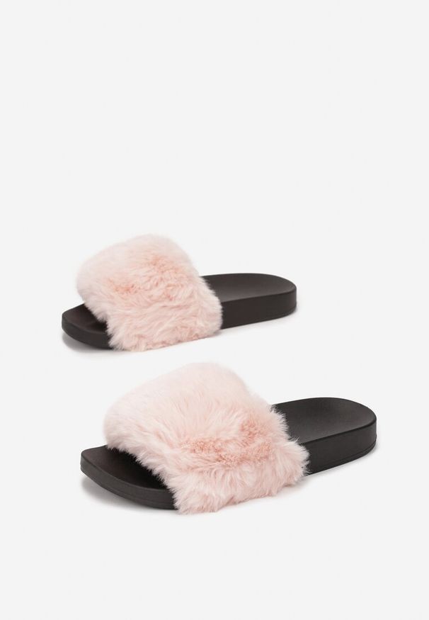 Renee - Różowe Klapki Aphitti. Nosek buta: otwarty. Kolor: różowy. Materiał: guma, jeans, futro, materiał. Sezon: lato. Styl: klasyczny