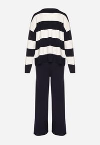 Born2be - Granatowy Dzianinowy Komplet Szerokie Spodnie i Sweter w Paski Falesea. Kolor: niebieski. Materiał: dzianina. Wzór: paski #2