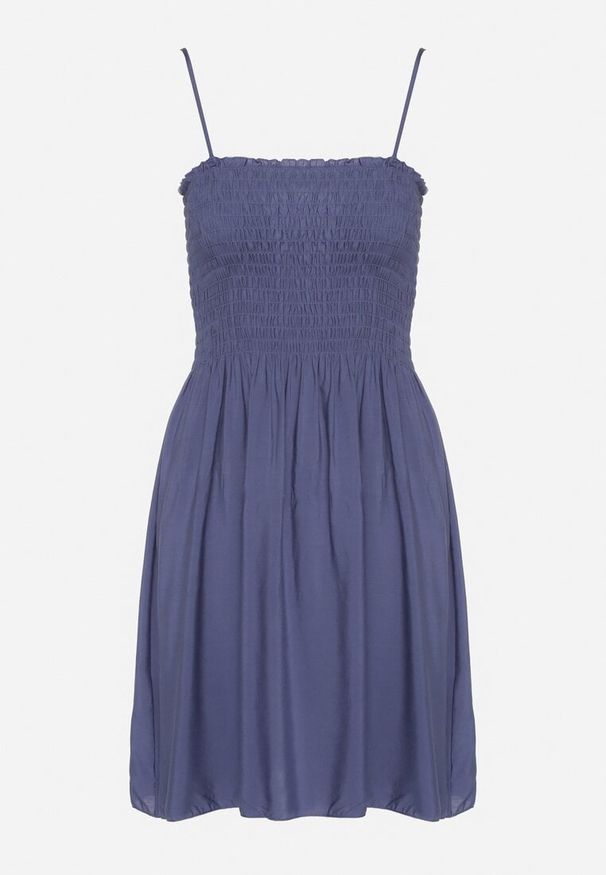 Born2be - Granatowa Bawełniana Sukienka na Ramiączkach z Marszczonym Dekoltem Krisele. Okazja: na co dzień, na randkę, na spacer. Kolor: niebieski. Materiał: bawełna. Długość rękawa: na ramiączkach. Sezon: lato. Typ sukienki: proste. Styl: casual