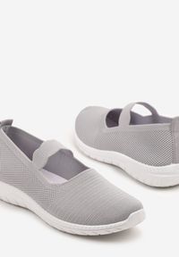 Born2be - Szare Wsuwane Tenisówki z Ozdobnym Paskiem i Perforacją Zelsedi. Okazja: na co dzień. Zapięcie: bez zapięcia. Kolor: szary. Materiał: jeans. Sezon: lato. Styl: klasyczny, elegancki, casual #4