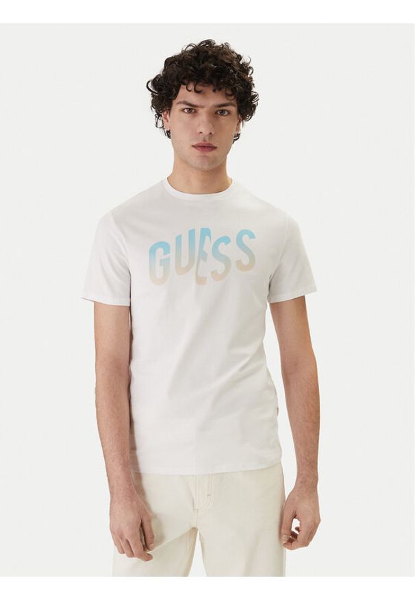Guess T-Shirt F6GI02 J1314 Biały Slim Fit. Kolor: biały. Materiał: bawełna