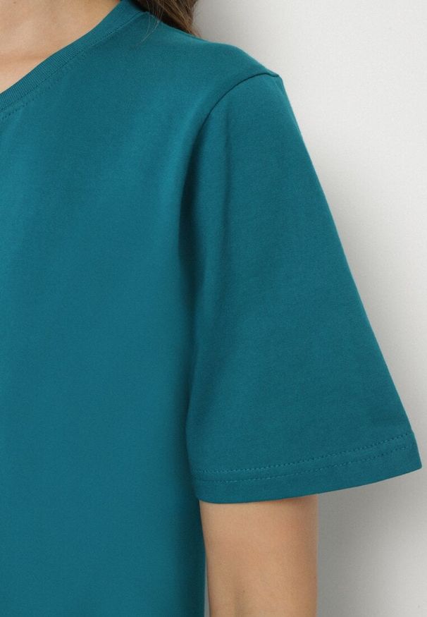 Born2be - Ciemnozielony Bawełniany Klasyczny T-shirt Fevarene. Kolor: zielony. Materiał: bawełna. Styl: klasyczny