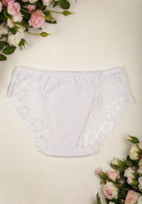 Renee - Białe Majtki o Fasonie Koronkowych Fig Liahia. Kolor: biały. Materiał: koronka. Wzór: koronka