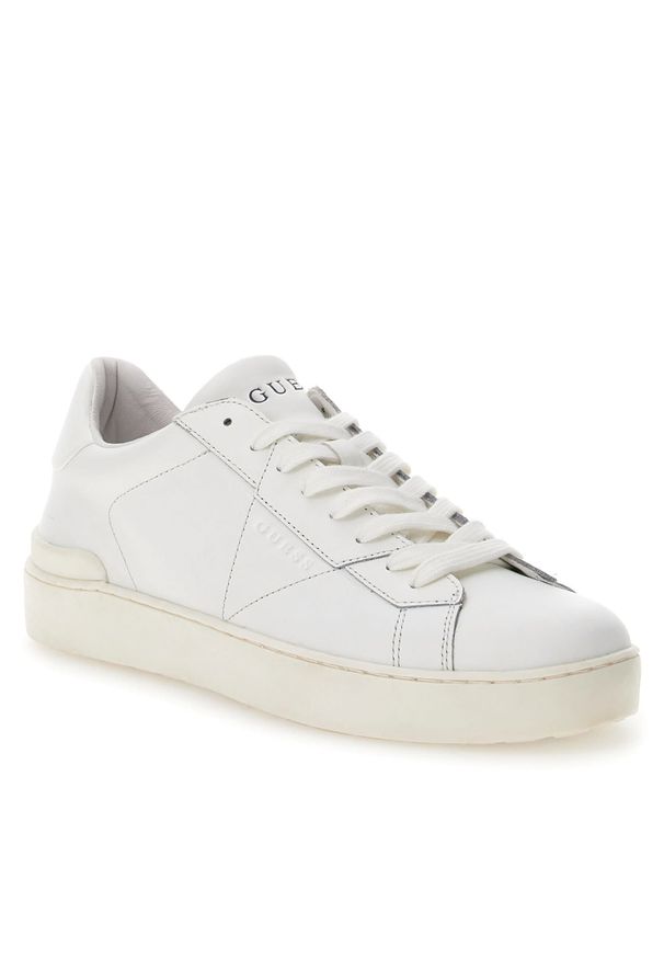 Sneakersy Guess FM8PAT LEA12 WHITE. Kolor: biały. Materiał: skóra