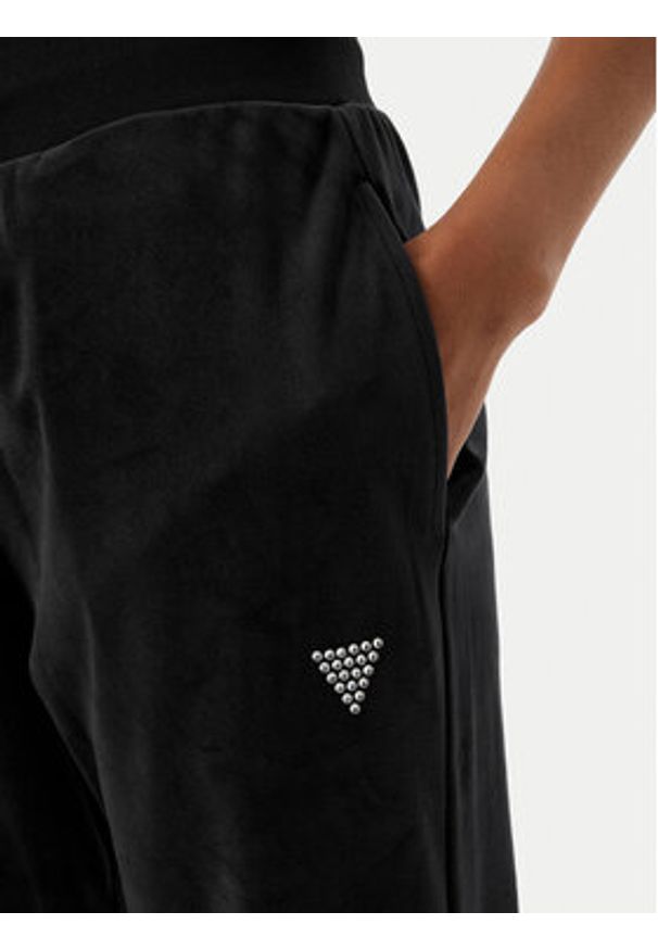 Guess Spodnie dresowe V3BB27 K0232 Czarny Regular Fit. Kolor: czarny. Materiał: syntetyk