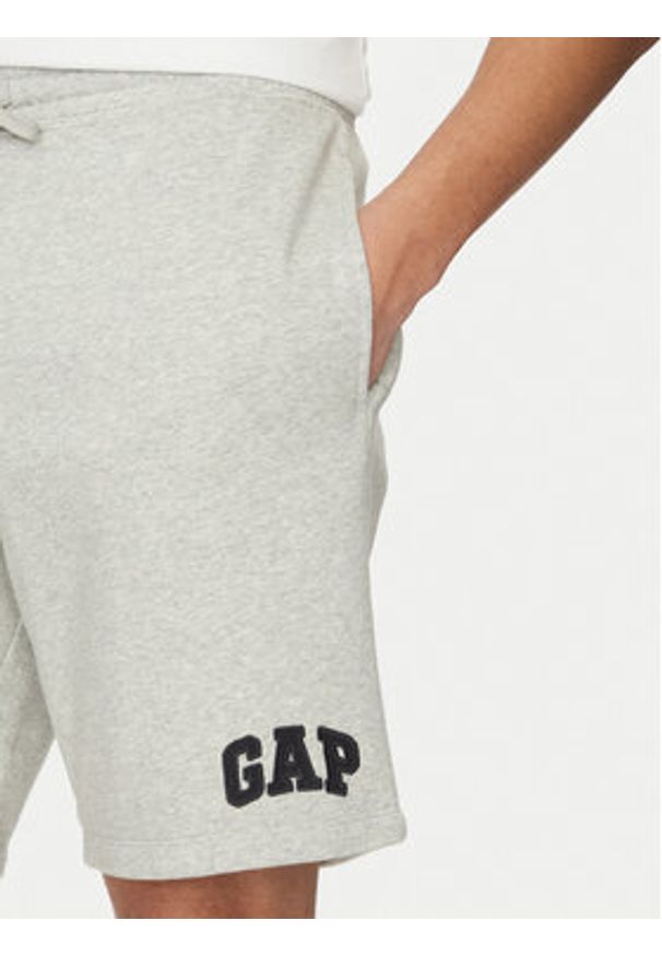 GAP - Gap Szorty sportowe 866651-02 Szary Regular Fit. Kolor: szary. Materiał: bawełna. Styl: sportowy