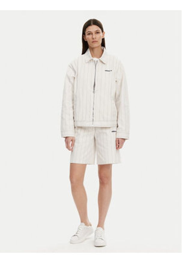 Adidas - adidas Kurtka przejściowa Pinstripe Harrington JJ3476 Biały Loose Fit. Kolor: biały. Materiał: bawełna