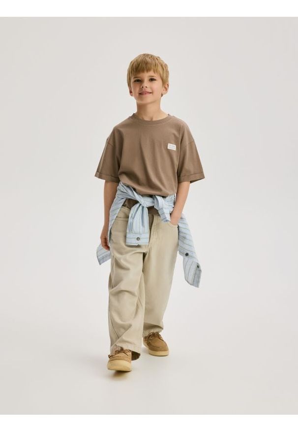 Reserved - Bawełniany t-shirt - brązowy. Kolor: brązowy. Materiał: bawełna