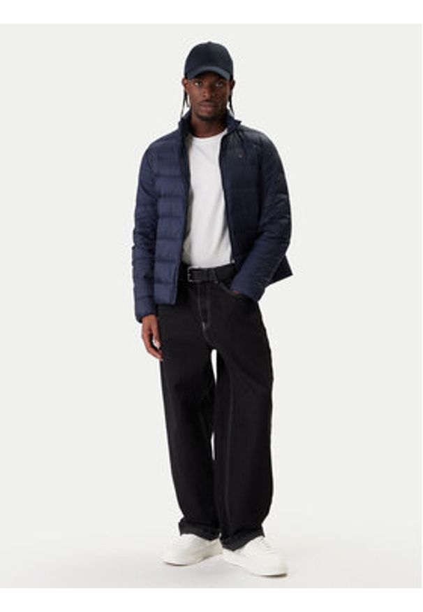 Tommy Jeans Kurtka puchowa DM0DM20658 Granatowy Regular Fit. Kolor: niebieski. Materiał: syntetyk