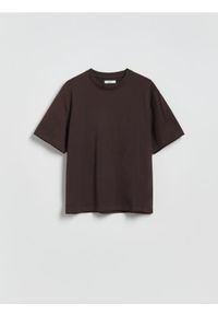 Reserved - Bawełniany t-shirt oversize - brązowy. Kolor: brązowy. Materiał: bawełna #1