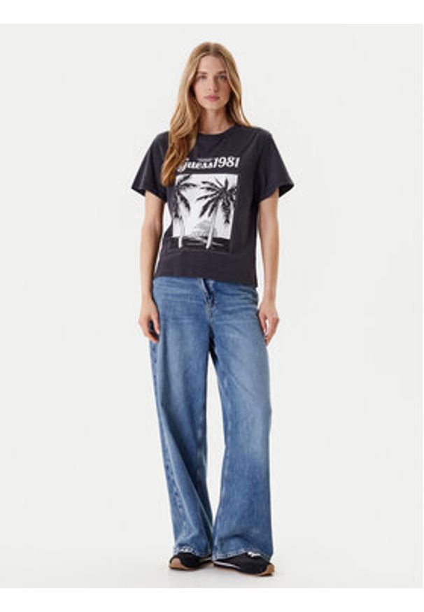 Guess T-Shirt W5YI17 I3Z14 Szary Regular Fit. Kolor: szary. Materiał: bawełna