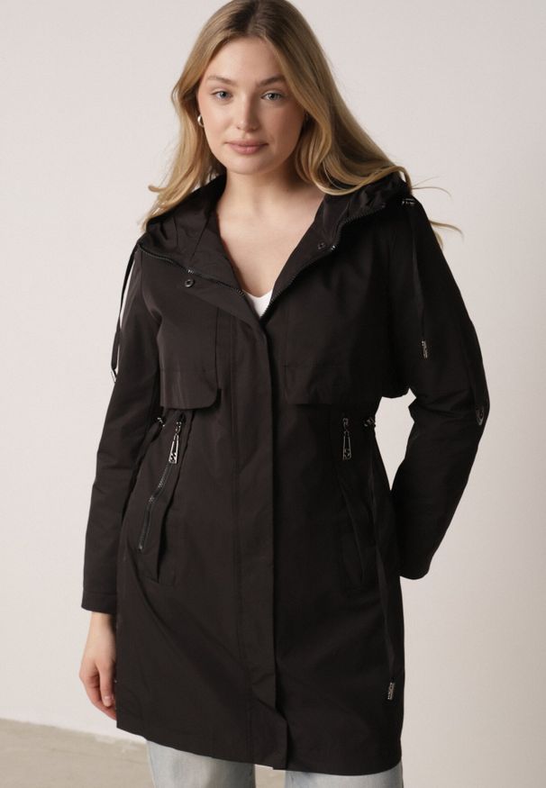 Born2be - Czarna Przejściowa Kurtka Parka z Kapturem i Podwijanymi Rękawami Tinarose. Okazja: na spacer, na co dzień. Typ kołnierza: kaptur. Kolor: czarny. Materiał: jeans, dresówka. Styl: casual