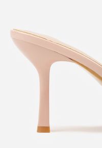 Renee - Beżowe Klapki Peep Toe na Szpilce ze Szpiczastym Noskiem Arinatia. Okazja: na co dzień, na imprezę. Nosek buta: otwarty. Kolor: beżowy. Sezon: lato. Obcas: na szpilce. Styl: casual, elegancki. Wysokość obcasa: średni #8