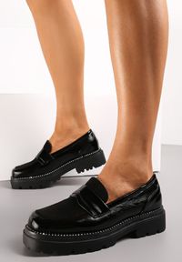 Born2be - Czarne Mokasyny z Kwadratowym Noskiem z Cyrkoniami Wokół Podeszwy Baini. Kolor: czarny. Styl: elegancki