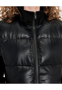 Ugg - UGG - Czarna kurtka puchowa Izzie. Kolor: czarny. Materiał: puch #5