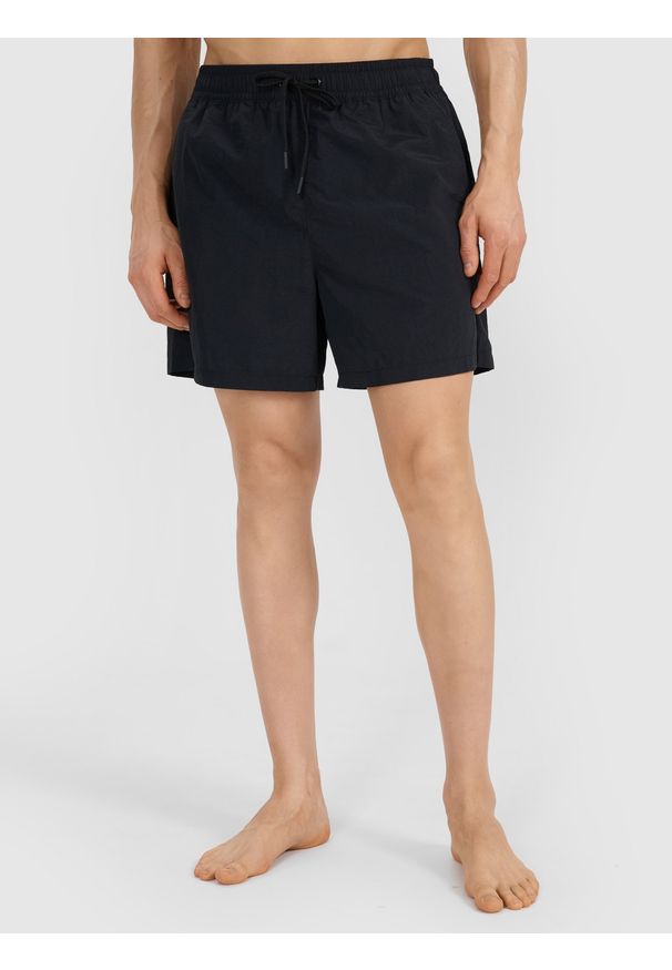 4f - 4F Spodenki plażowe boardshorty męskie - czarne S. Kolor: czarny. Materiał: tkanina, włókno, materiał, syntetyk. Długość: krótkie