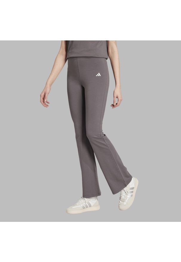 Adidas - Spodnie fitness damskie ADIDAS flare. Kolor: szary. Materiał: włókno, bawełna. Sport: fitness