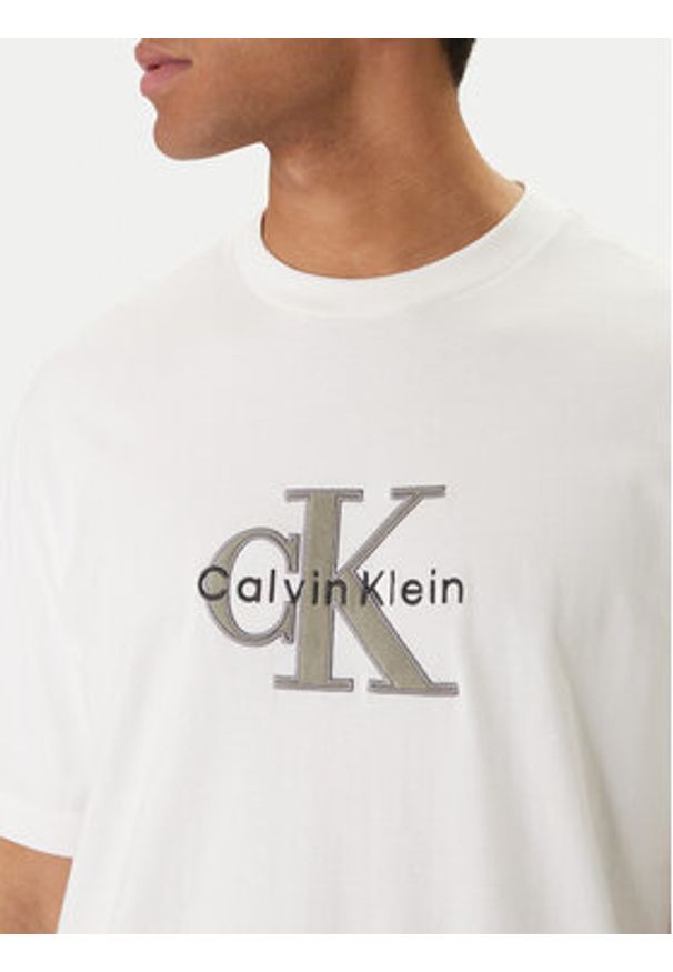 Calvin Klein Jeans T-Shirt Monologo Graphic LV04RE815G Biały Regular Fit. Kolor: biały. Materiał: bawełna