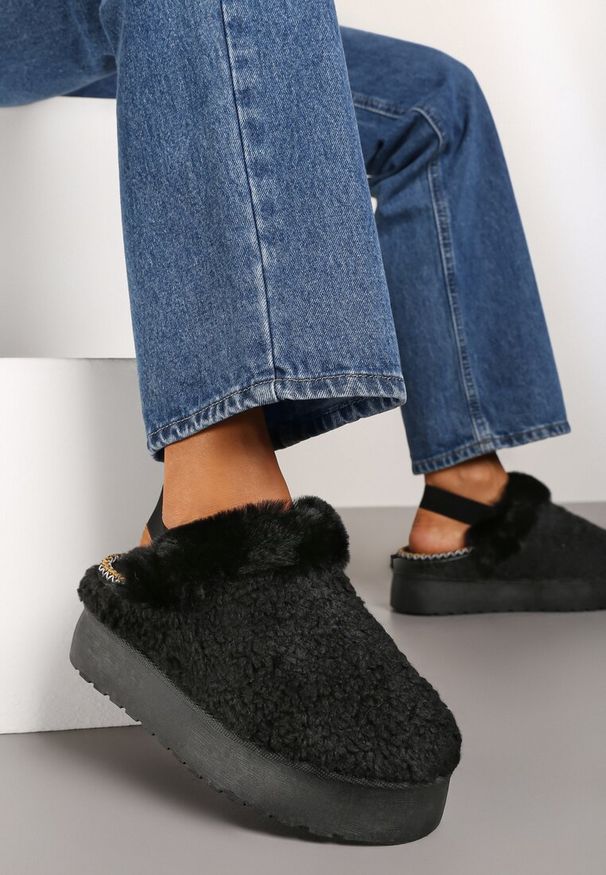 Born2be - Czarne Śniegowce na Grubej Podeszwie z Futerkiem i Gumką Jawora. Okazja: do domu. Kolor: czarny. Materiał: futro