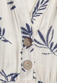 Born2be - Jasnobeżowa Rozkloszowana Sukienka z Wiskozy z Dekoltem na Guziki Watesa. Okazja: na co dzień. Kolor: beżowy. Materiał: wiskoza. Typ sukienki: rozkloszowane, proste. Styl: boho, casual #4