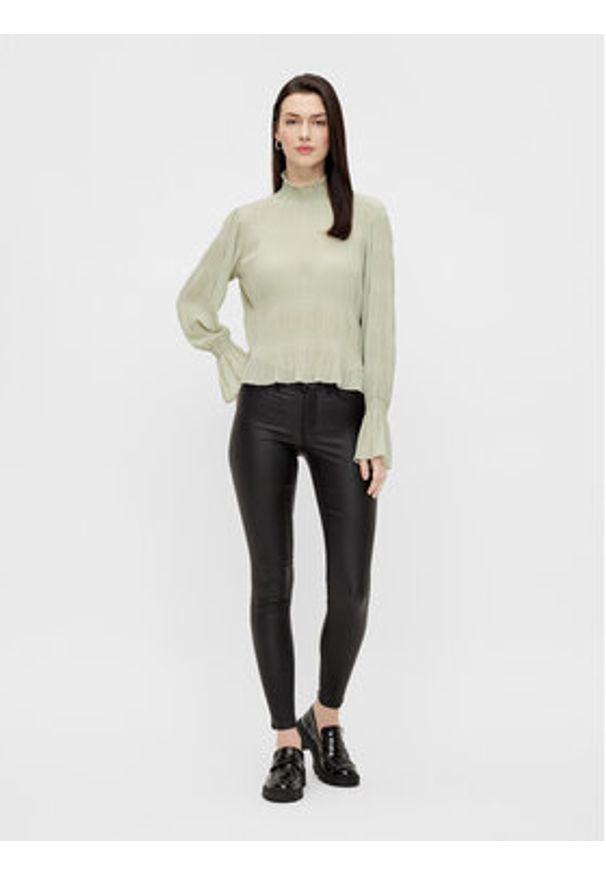 Pieces Spodnie z imitacji skóry Shape-Up 17108412 Czarny Skinny Fit. Kolor: czarny. Materiał: skóra