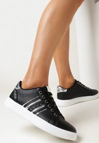 Born2be - Czarne Sneakersy Ardio. Okazja: na co dzień. Nosek buta: okrągły. Kolor: czarny. Materiał: materiał. Szerokość cholewki: normalna. Wzór: aplikacja #5