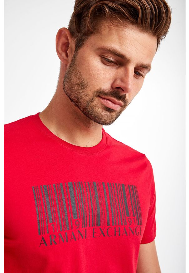 Armani Exchange - T-SHIRT ARMANI EXCHANGE. Długość rękawa: krótki rękaw. Długość: krótkie. Wzór: napisy