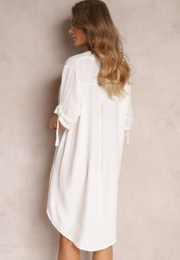 Renee - Biała Pudełkowa Sukienka Oversize z Kołnierzykiem Zaya. Kolor: biały. Typ sukienki: oversize