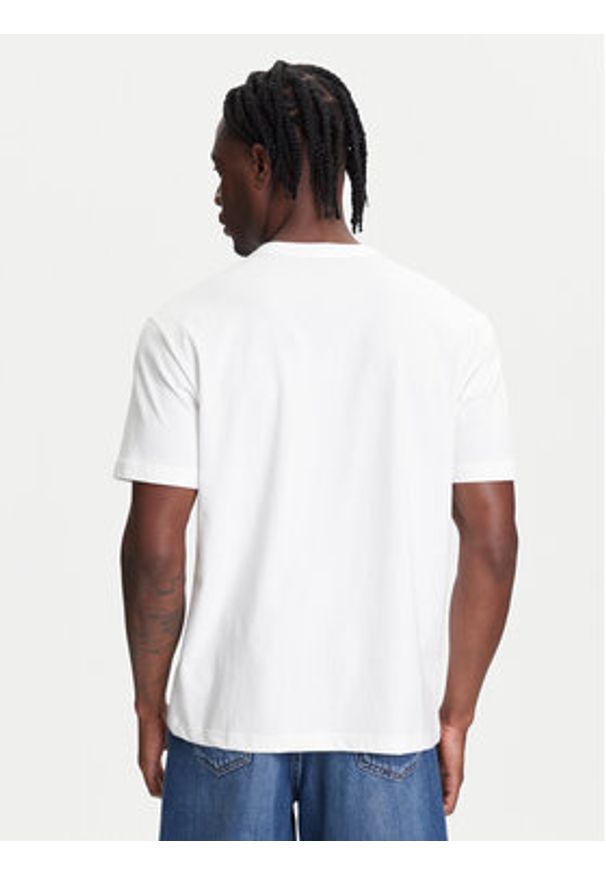 GAP - Gap T-Shirt 782369-01 Biały Regular Fit. Kolor: biały. Materiał: bawełna