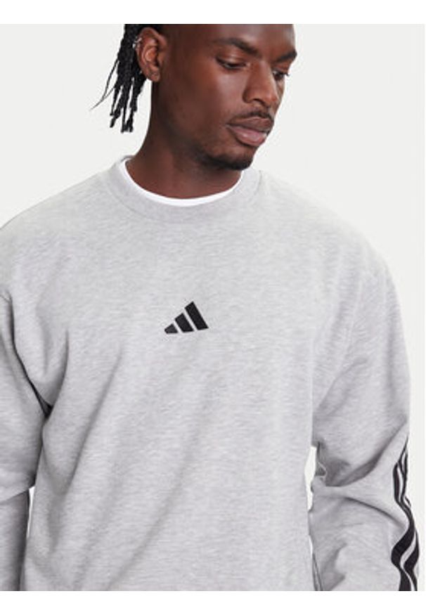 Adidas - adidas Bluza Essentials 3-Stripes JE6308 Szary Regular Fit. Kolor: szary. Materiał: bawełna, syntetyk