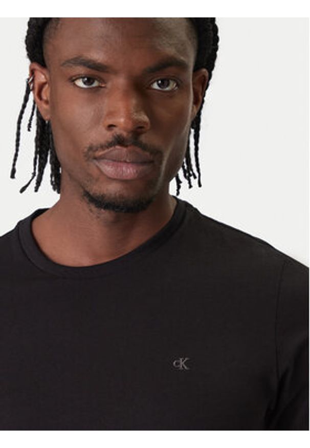 Calvin Klein T-Shirt LV04LC240G Czarny Slim Fit. Kolor: czarny. Materiał: bawełna