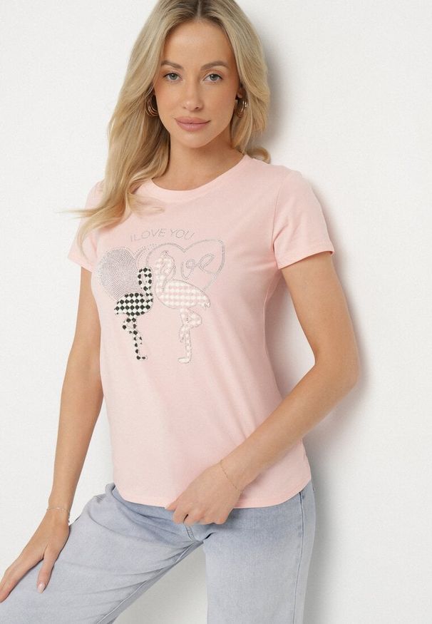 Born2be - Różowy T-shirt z Bawełny z Cyrkoniami i Nadrukiem Listebia. Okazja: na co dzień. Kolor: różowy. Materiał: bawełna. Wzór: nadruk. Styl: klasyczny, casual