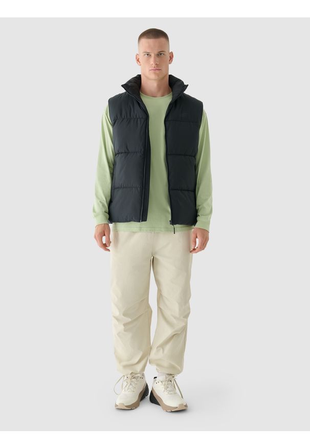 4f - 4F Longsleeve oversize z nadrukiem męski - oliwkowy/khaki S. Okazja: na co dzień. Kolor: oliwkowy, brązowy, wielokolorowy. Materiał: dzianina, jersey, bawełna. Długość rękawa: długi rękaw. Długość: długie. Wzór: nadruk. Styl: casual, klasyczny, sportowy