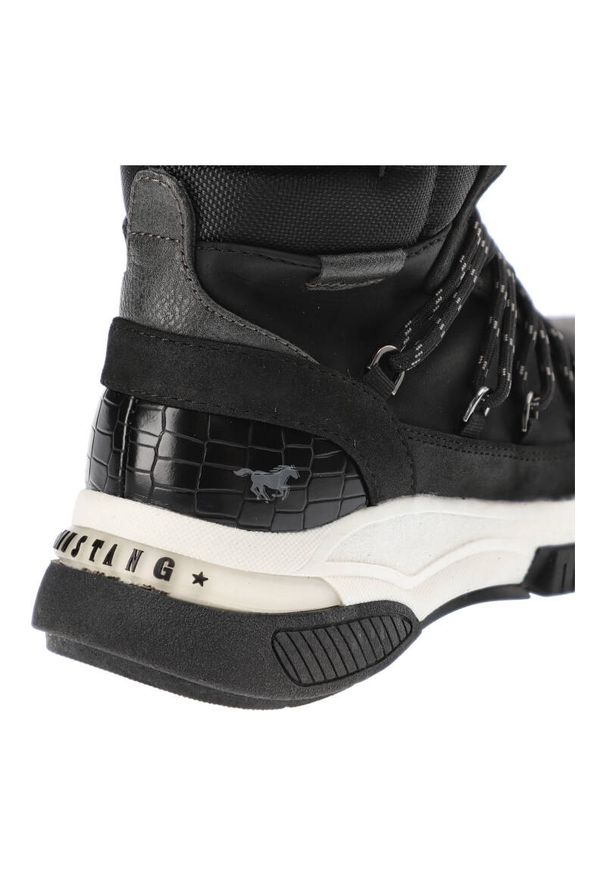 Czarne Śniegowce Mustang Ocieplane Buty Damskie. Kolor: czarny. Materiał: skóra ekologiczna, futro. Sezon: zima. Styl: elegancki