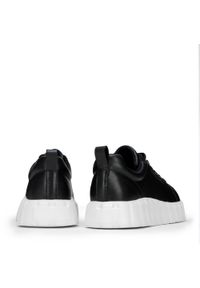 Wittchen - Damskie sneakersy skórzane na grubej platformie czarne. Okazja: do pracy, na co dzień. Nosek buta: okrągły. Kolor: czarny. Materiał: skóra. Obcas: na platformie #2