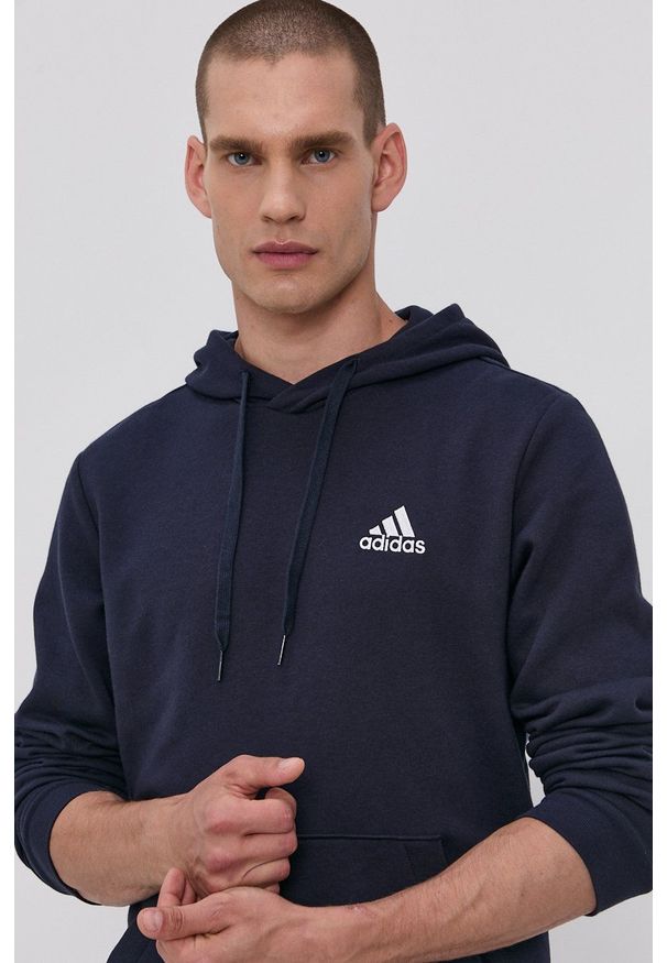 Adidas - adidas - Bluza. Okazja: na co dzień. Kolor: niebieski. Materiał: bawełna, dzianina. Wzór: gładki, aplikacja. Styl: casual